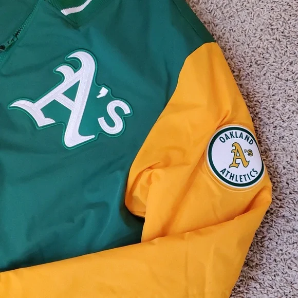 Nike Oakland A's Authentic Dugout Performance Full-Zip Jacket. - Picture 3 of 9